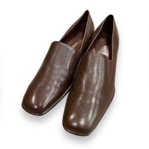 🤎 TROTTER’S Ash Brown Brazilian Leather Heeled Loafers ~ 8.5N
